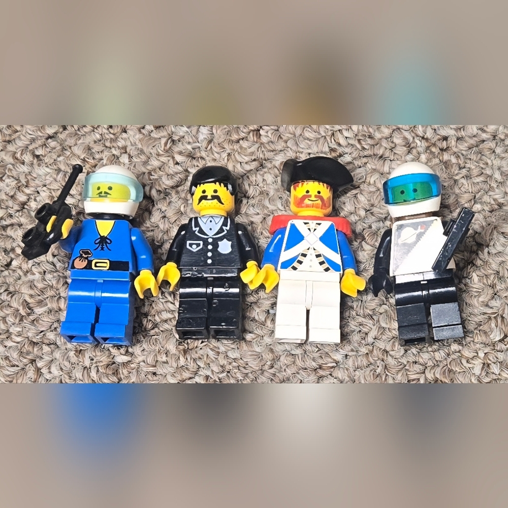 Building Block Figures Set - Blue, Red, Black